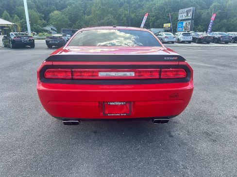 Used 2010 Dodge Challenger SRT8 w/ SRT Option Group II RWD image 2
