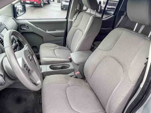 Used 2021 Nissan Frontier SV image 9
