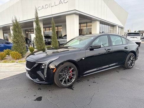 Used 2025 Cadillac CT5 Sport image 4