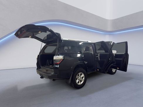 Used 2018 Toyota 4Runner SR5 Premium AWD/4WD image 12