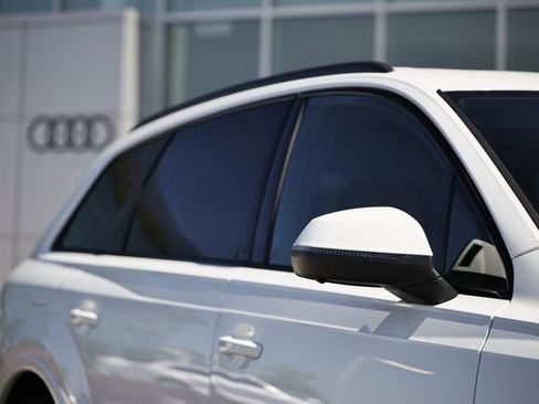 Used 2025 Audi Q7 3.0T Prestige AWD/4WD image 3