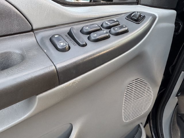 Used 2002 Ford Excursion XLT AWD/4WD image 7