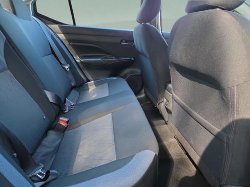 Used 2025 Nissan Versa SV image 34