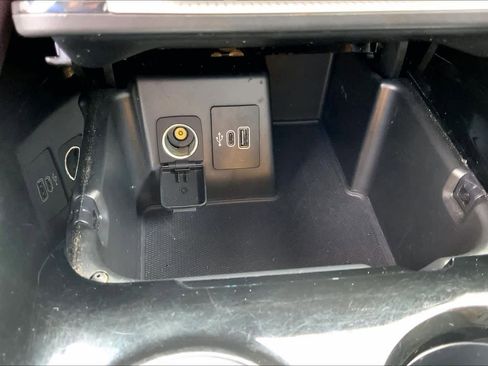 Certified 2025 Ford Explorer Platinum AWD/4WD image 31