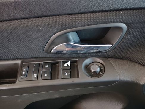 Used 2015 Chevrolet Cruze LT w/ Technology Package FWD image 20
