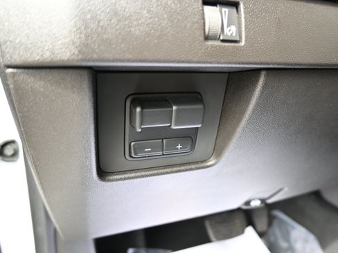 Used 2025 Chevrolet Colorado W/T w/ Advanced Trailering Package RWD image 15