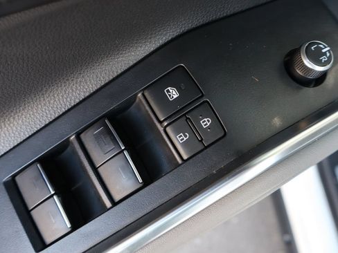 Used 2021 Toyota Highlander Limited AWD/4WD image 30