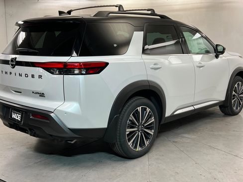 New 2026 Nissan Pathfinder Platinum image 5