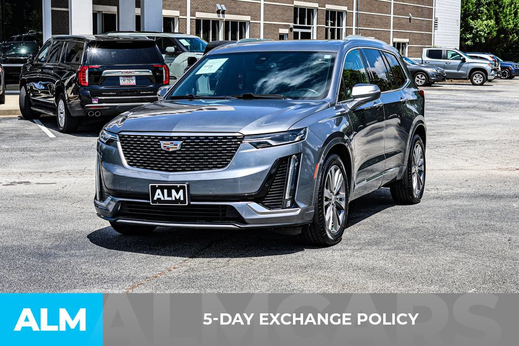 Used 2022 Cadillac XT6 Premium Luxury FWD image 3