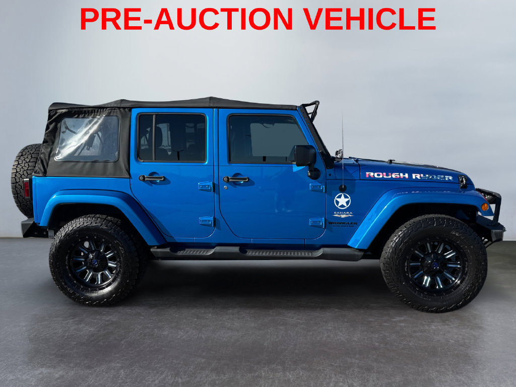 Used 2015 Jeep Wrangler Unlimited Sahara w/ Connectivity Group AWD/4WD image 2