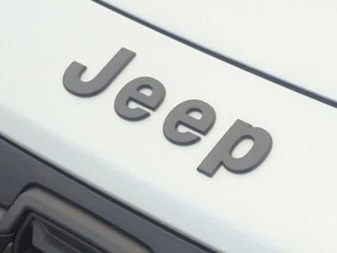 New 2026 Jeep Cherokee Laredo image 12