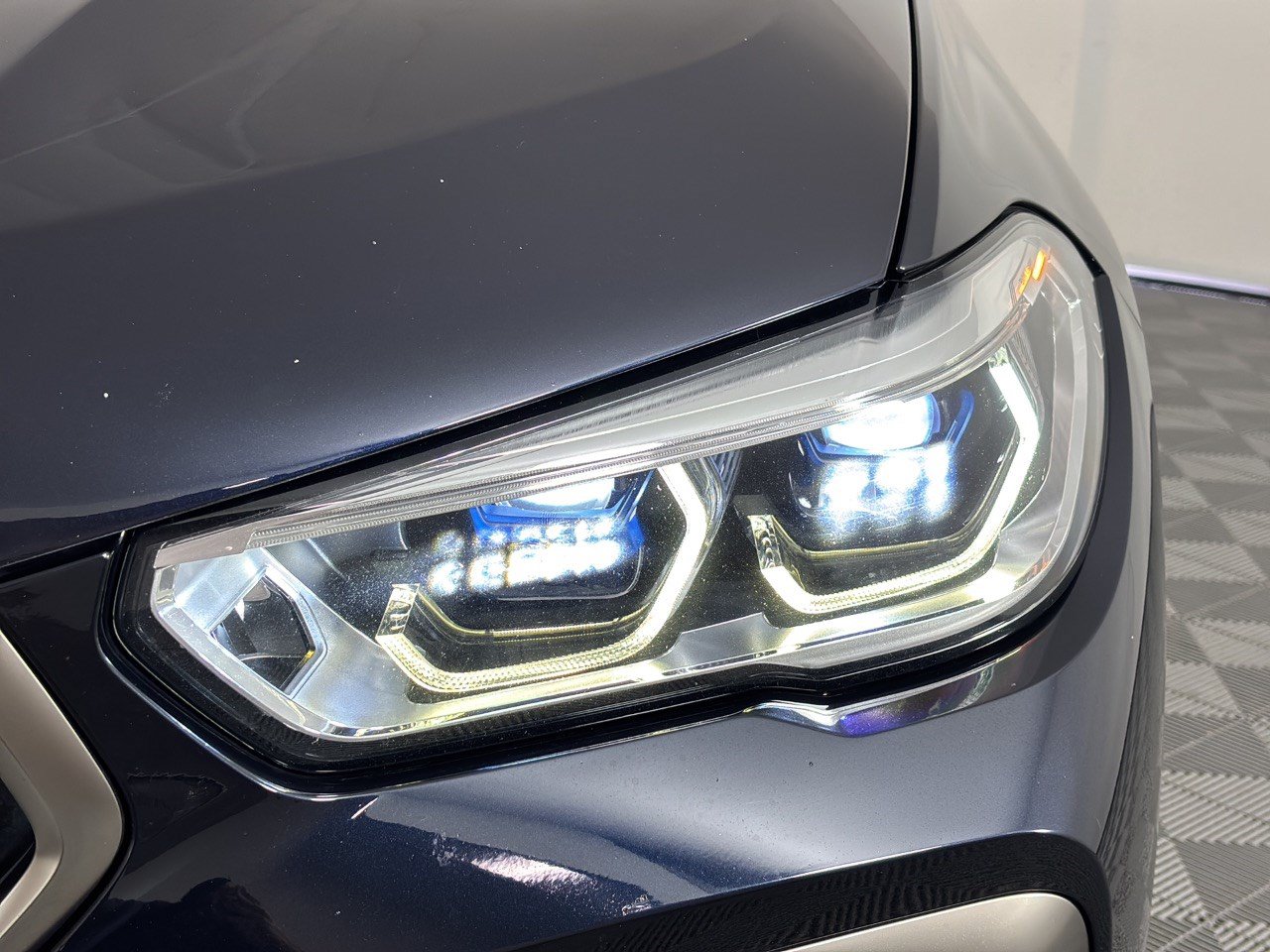 Used 2021 BMW X6 M50i w/ Executive Package AWD/4WD image 12