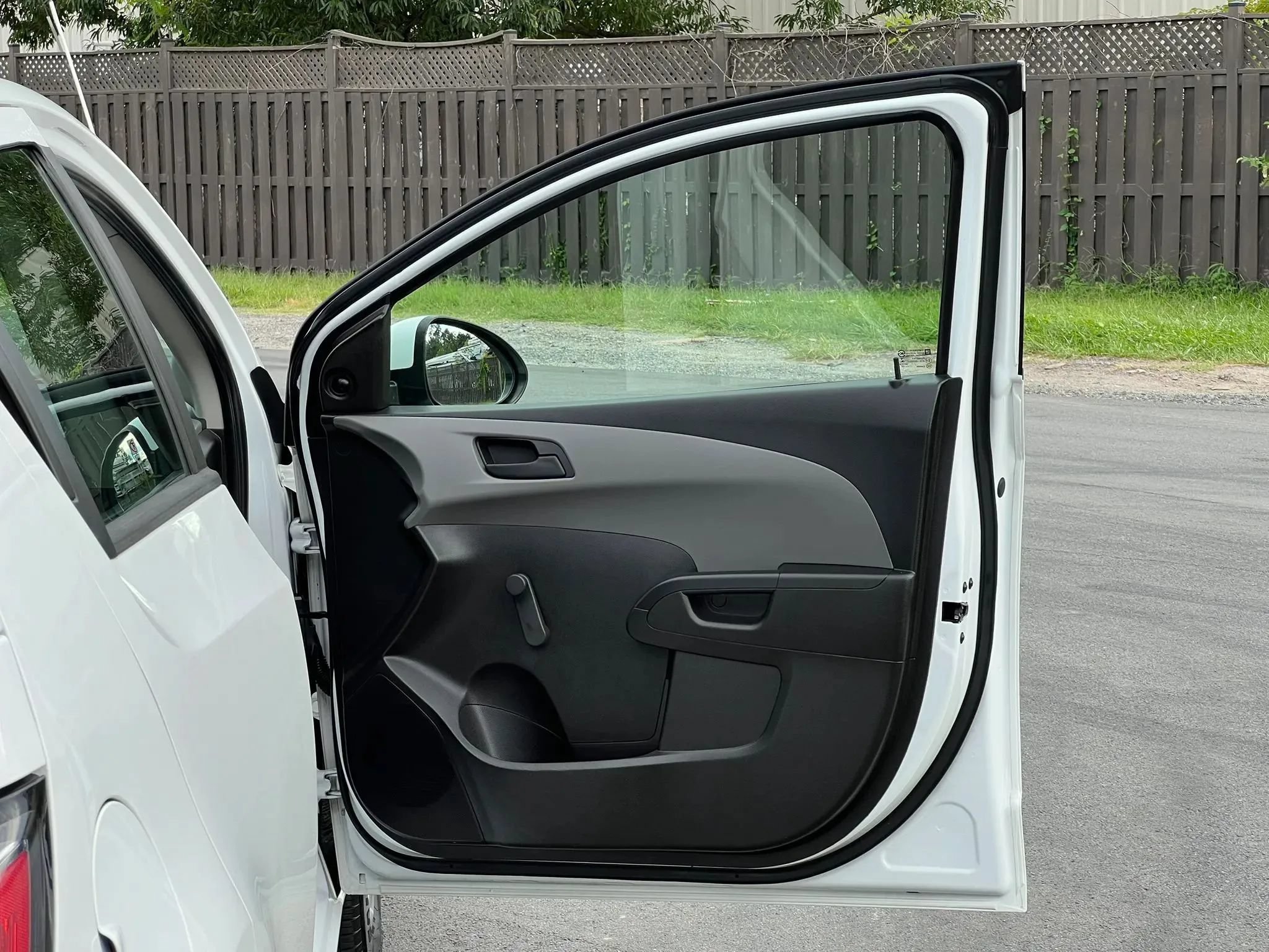 Used 2017 Chevrolet Sonic LT FWD image 34