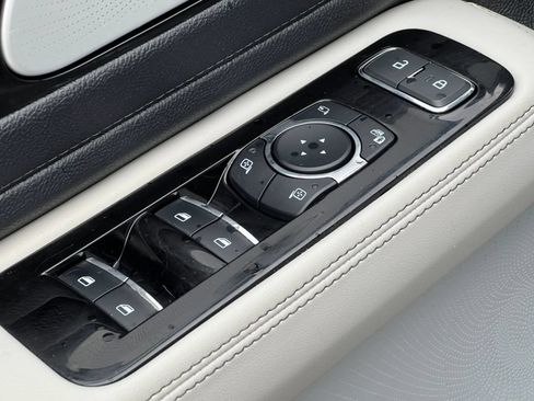 Used 2025 Lincoln Aviator Reserve w/ Equipment Group 201A AWD/4WD image 18