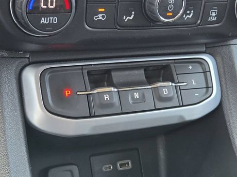 Used 2021 GMC Acadia SLE w/ Driver Convenience Package FWD image 22