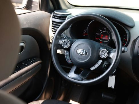 Used 2014 Kia Soul + image 27