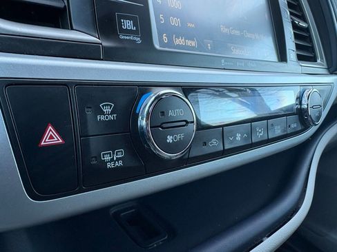 Used 2017 Toyota Highlander Limited image 36