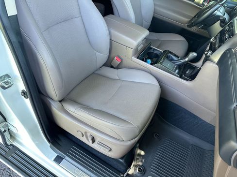 Used 2023 Lexus GX 460 Premium AWD/4WD image 33