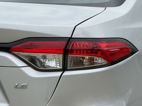 Used 2023 Toyota Corolla LE image 5