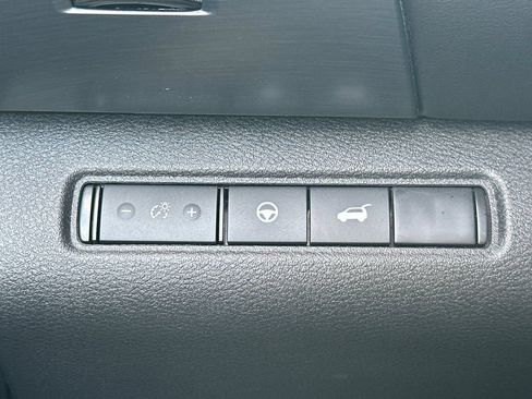 Used 2025 Nissan Pathfinder Rock Creek AWD/4WD image 43