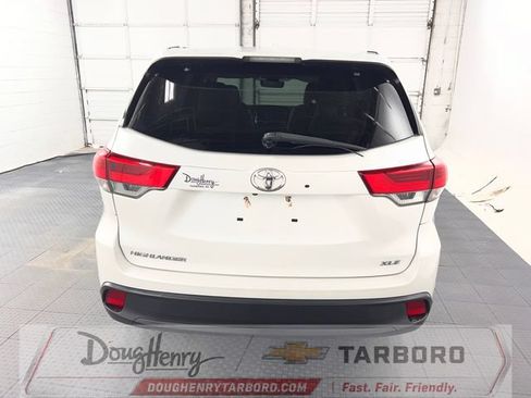 Used 2018 Toyota Highlander XLE FWD image 7