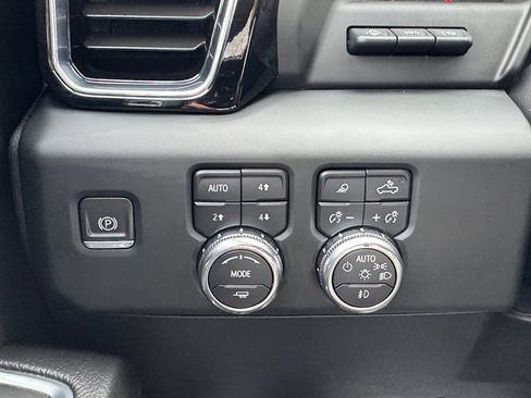 Used 2024 GMC Sierra 1500 Denali AWD/4WD image 15