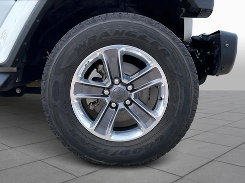 Used 2021 Jeep Wrangler Unlimited Sahara image 12