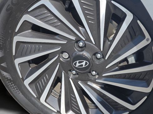 Used 2025 Hyundai Sonata Limited FWD image 19