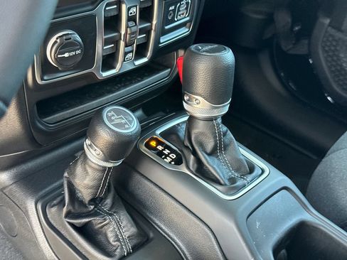 New 2026 Jeep Gladiator Sport AWD/4WD image 25