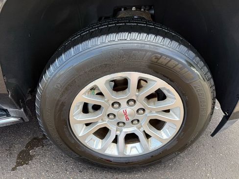 Used 2019 GMC Yukon XL SLT AWD/4WD image 12