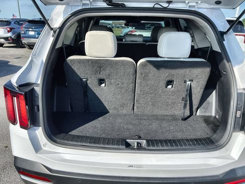 Used 2024 Kia Sorento S FWD image 24