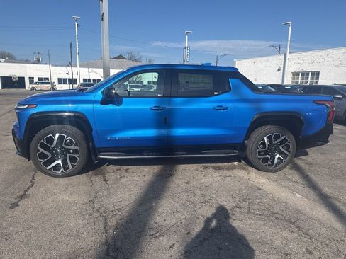 Used 2025 Chevrolet Silverado EV RST image 2
