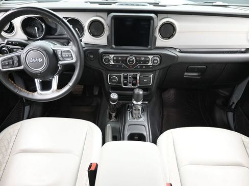 Used 2022 Jeep Wrangler Unlimited Sahara image 15