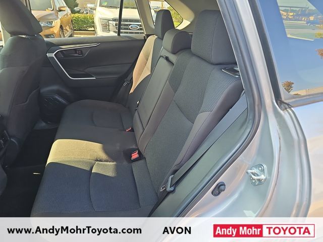 Used 2022 Toyota RAV4 LE AWD/4WD image 11