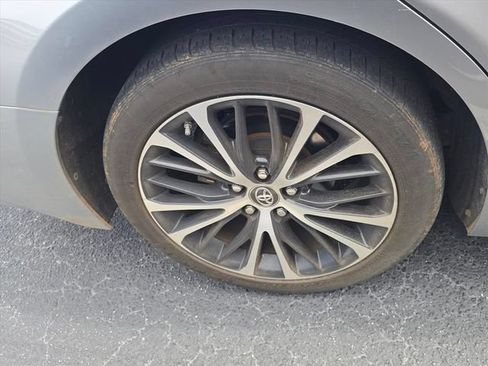 Used 2019 Toyota Camry SE FWD image 17
