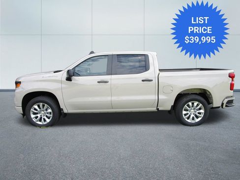 New 2026 Chevrolet Silverado 1500 Custom RWD image 3
