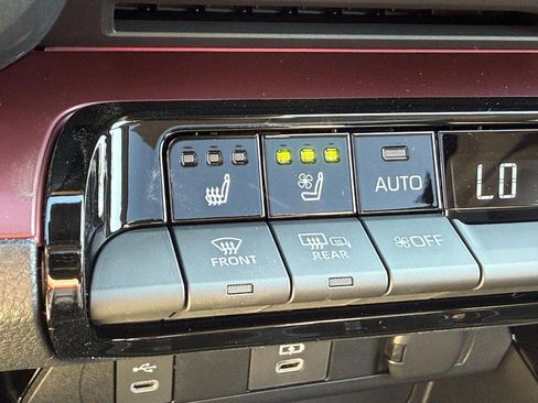 New 2026 Toyota Prius Plug-In Hybrid image 17