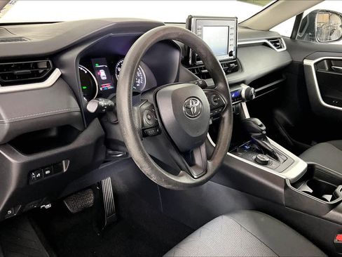 Used 2021 Toyota RAV4 XLE image 16