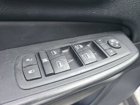 Used 2016 Jeep Cherokee Limited image 15