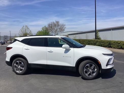 Used 2024 Chevrolet Blazer LT w/ Convenience Package image 5