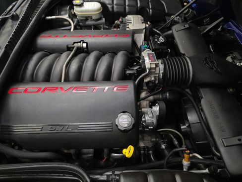 Used 2004 Chevrolet Corvette Convertible w/ Preferred Equipment Group RWD image 32