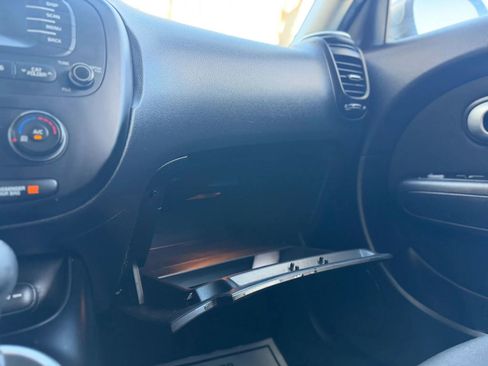 Used 2014 Kia Soul + FWD image 28