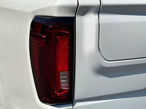 Used 2025 GMC Sierra 1500 Denali w/ Denali Reserve Package AWD/4WD image 48