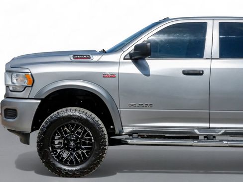 Used 2022 RAM 2500 Tradesman w/ Chrome Appearance Group image 13