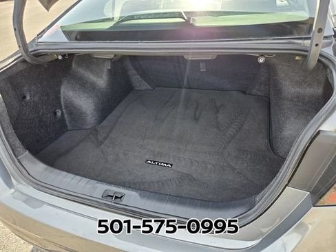 Used 2025 Nissan Altima 2.5 SV FWD image 15