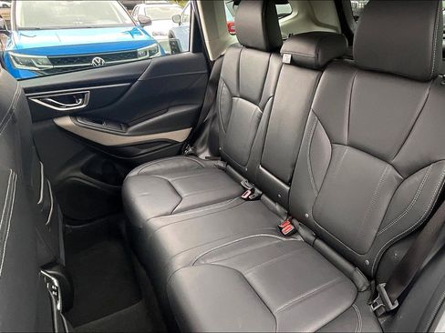 Certified 2022 Subaru Forester Limited image 18