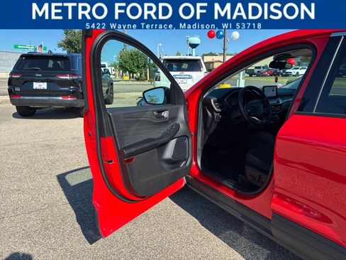 Used 2024 Ford Escape Active AWD/4WD image 10