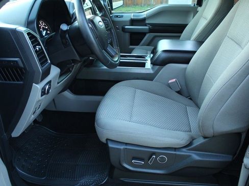 Used 2018 Ford F150 XLT w/ Equipment Group 302A Luxury image 17