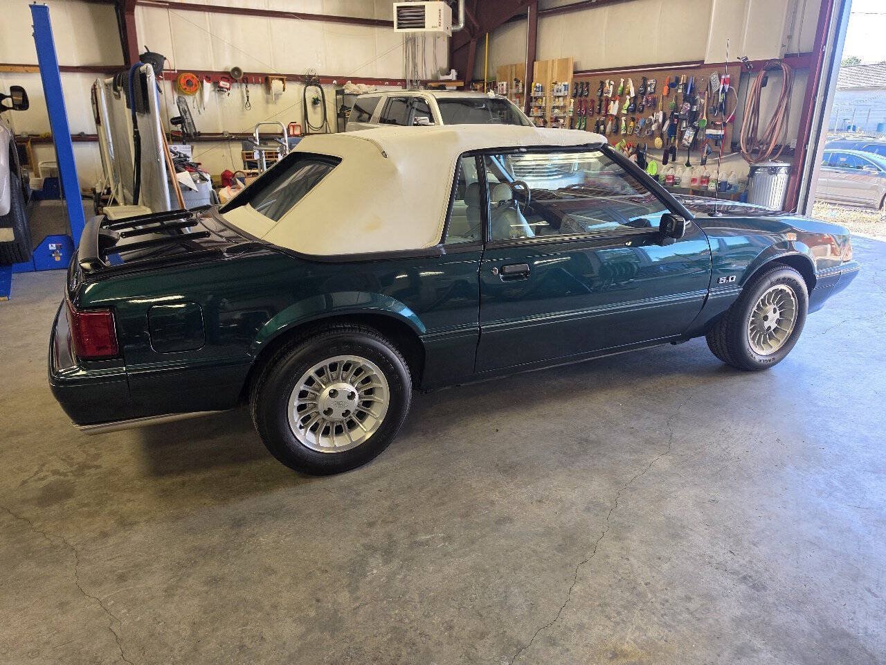 Used 1990 Ford Mustang LX RWD image 10
