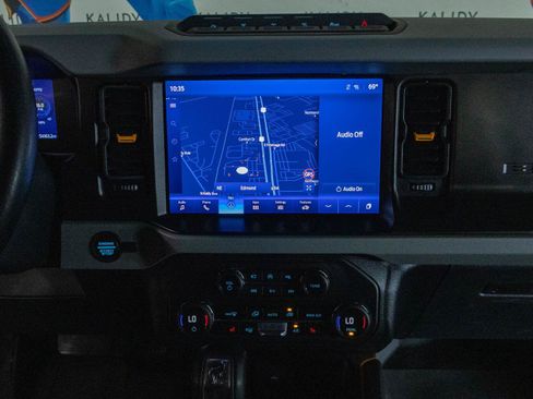Used 2023 Ford Bronco Badlands w/ Sasquatch Package AWD/4WD image 4